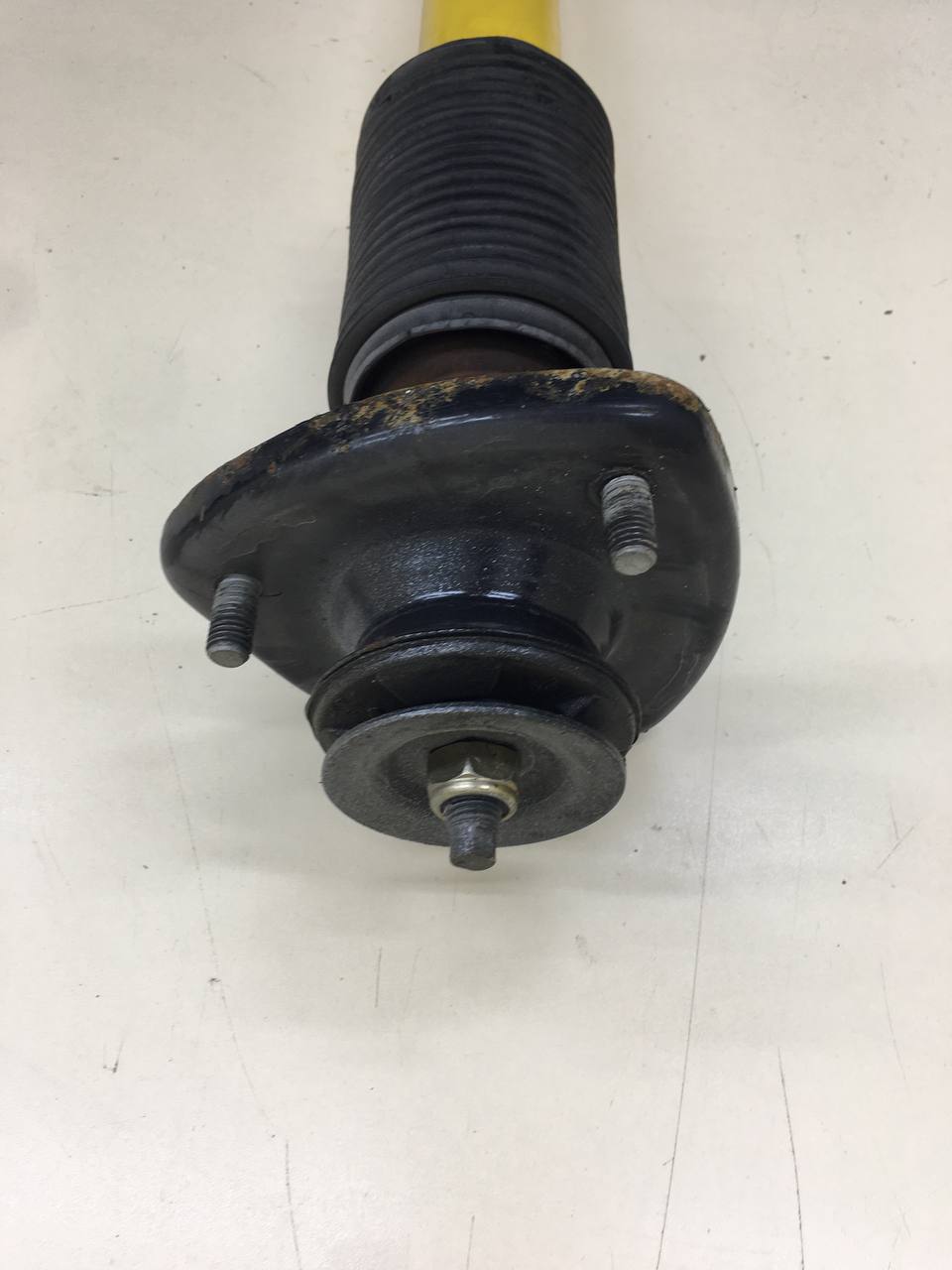 Амортизатор задний BMW X5 E53 2000-2007