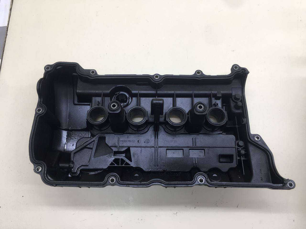 Крышка головки блока (клапанная) Peugeot 308 2007>