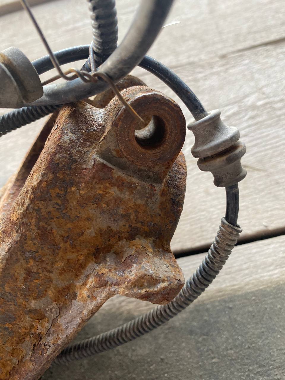 Кулак поворотный передний левый Peugeot 207 2006-2013