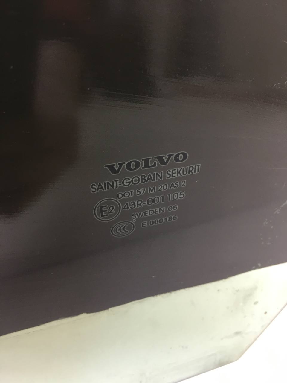 Стекло двери задней правой Volvo S40 (MS) 2004-2012