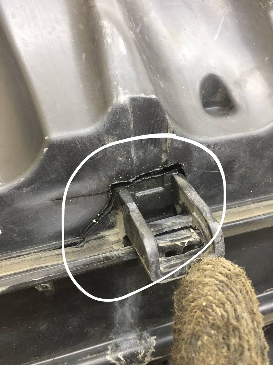 Корпус воздушного фильтра Peugeot 308 2007>