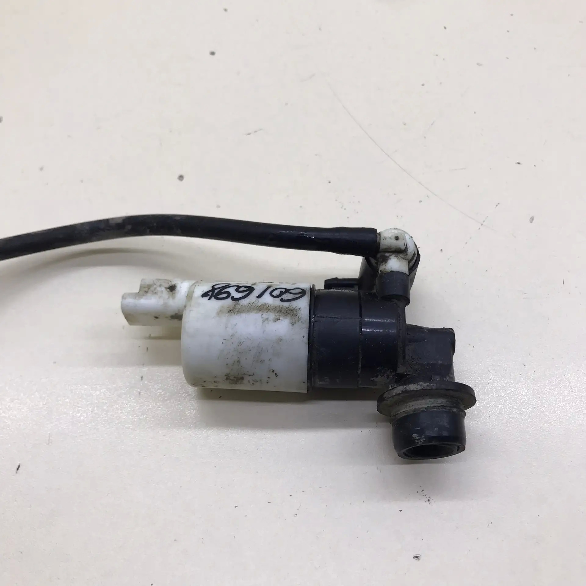 Насос омывателя Peugeot 208 2012>