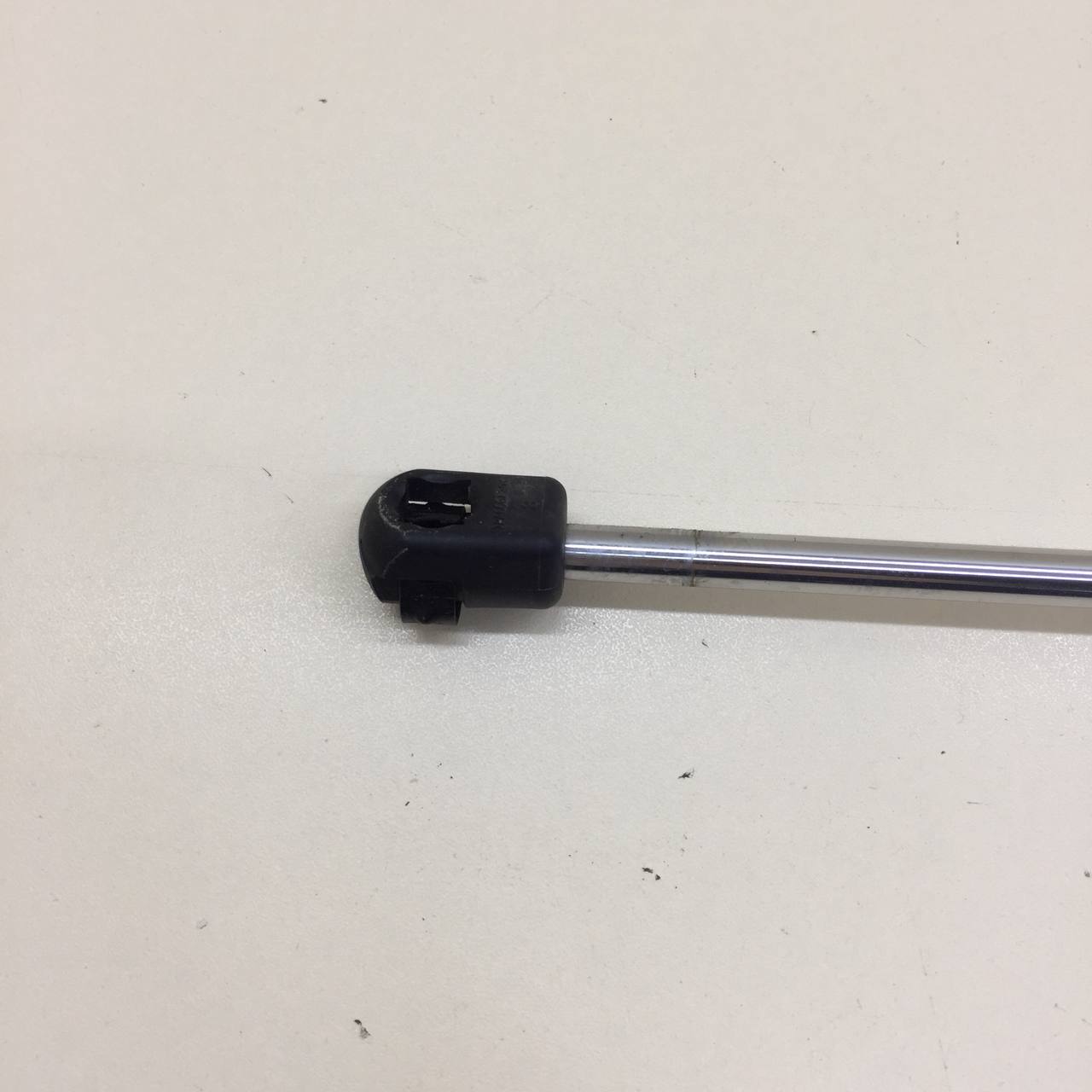 Амортизатор двери багажника Hyundai i30 (FD) 2007-2012