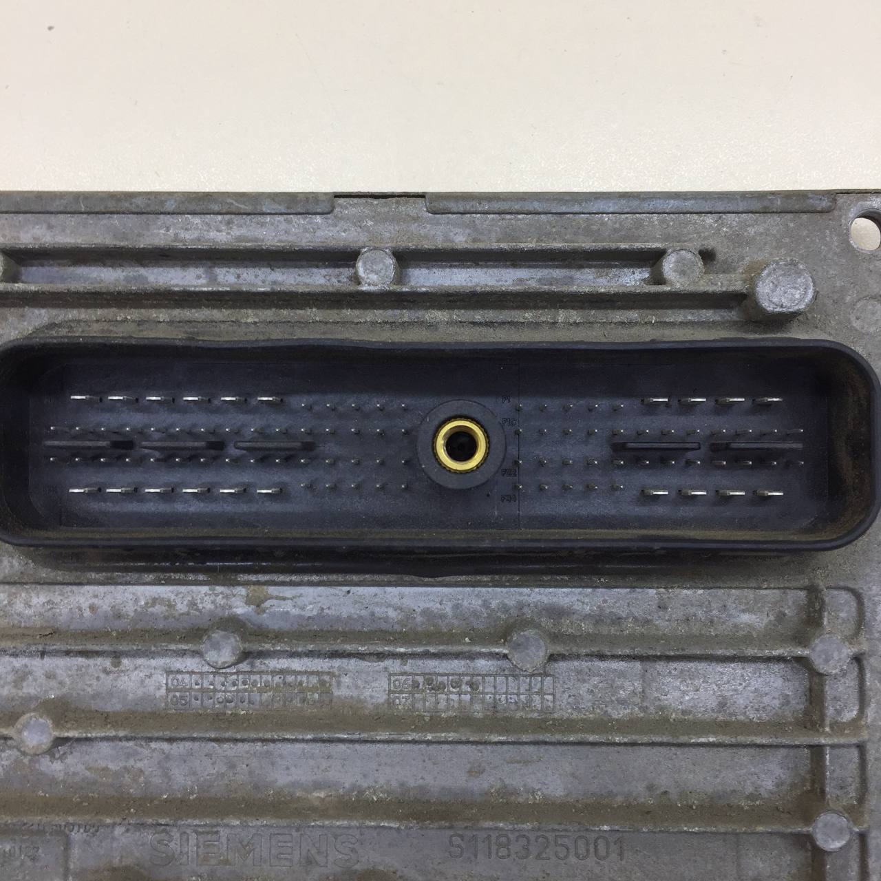 Блок управления двигателем Volvo C30 (MK) 2006-2013