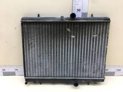 Радиатор охлаждения двигателя Peugeot 308 2007>