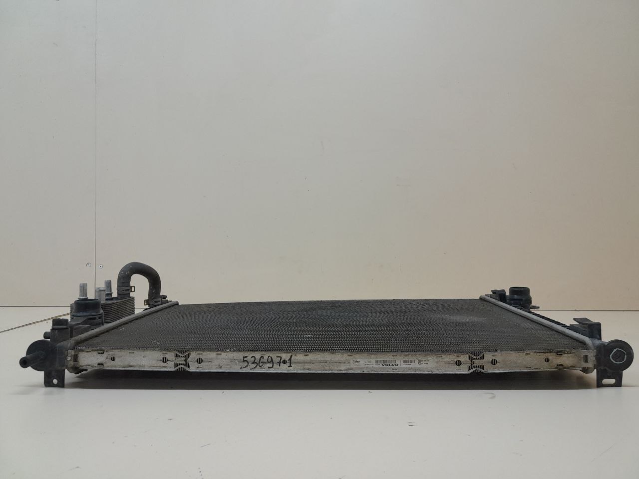 Радиатор охлаждения двигателя Volvo V40 2012-2019