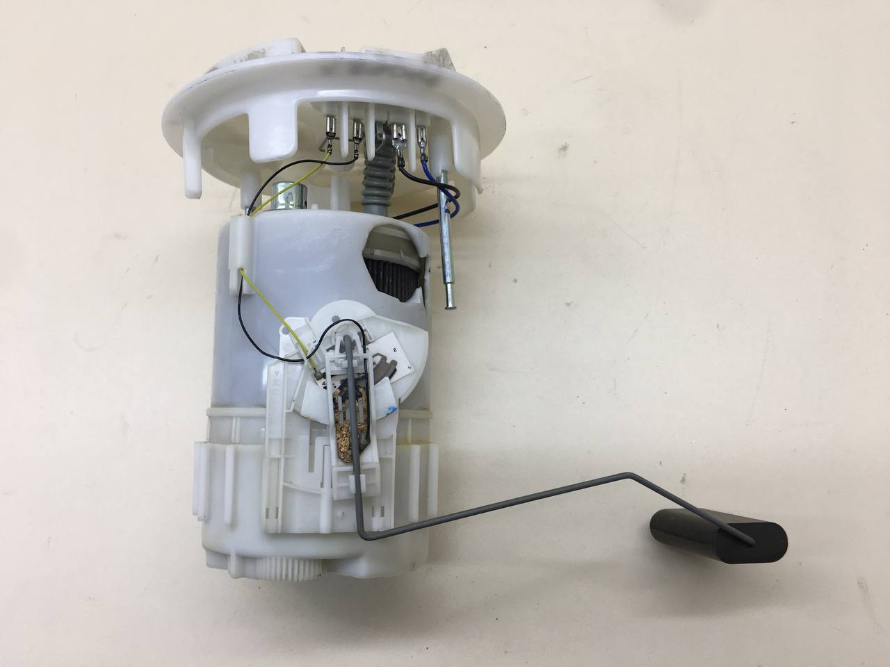 Насос топливный электрический Citroen C-Elysee 2012-2017