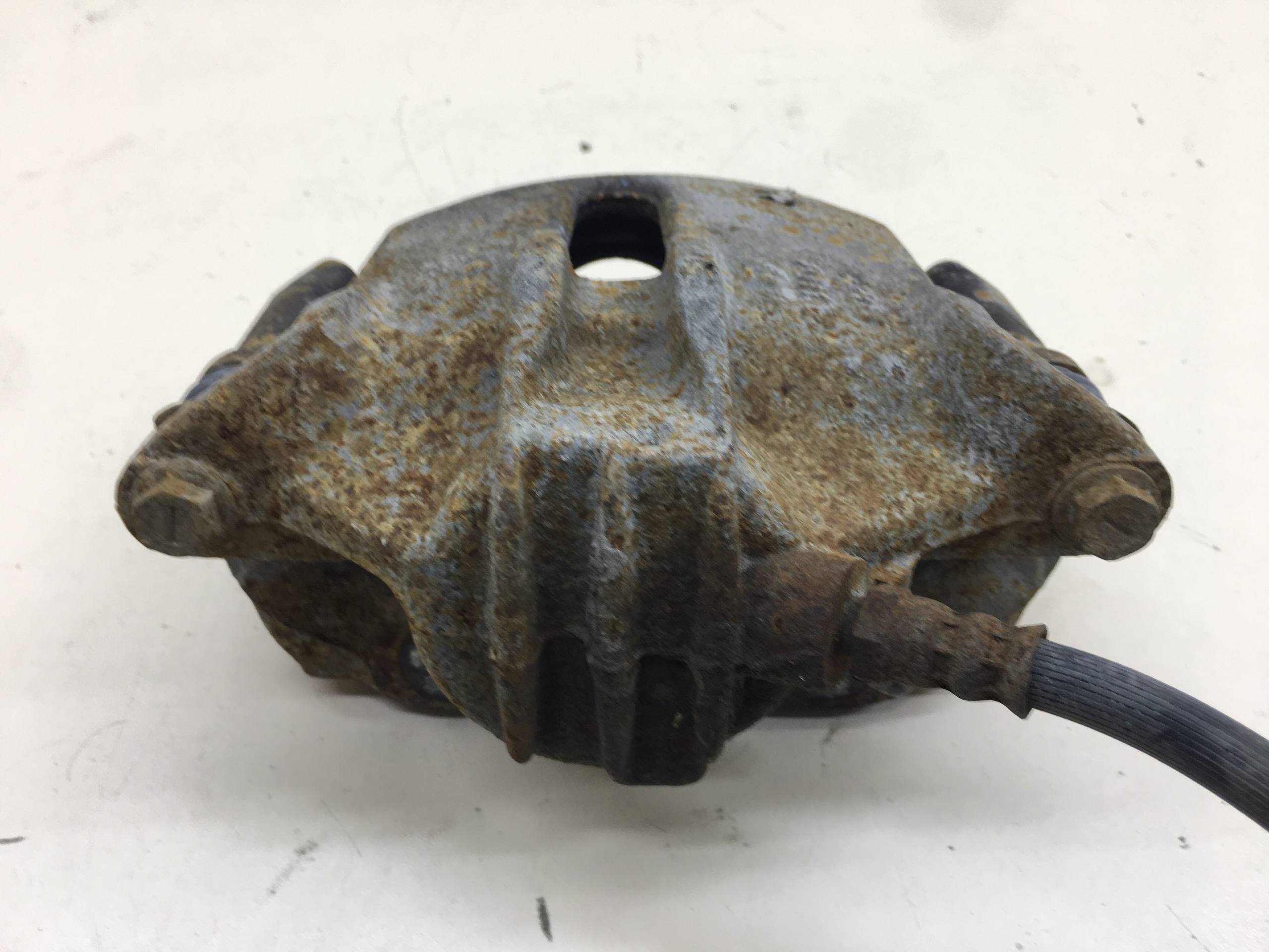 Суппорт передний правый Peugeot 208 2012>