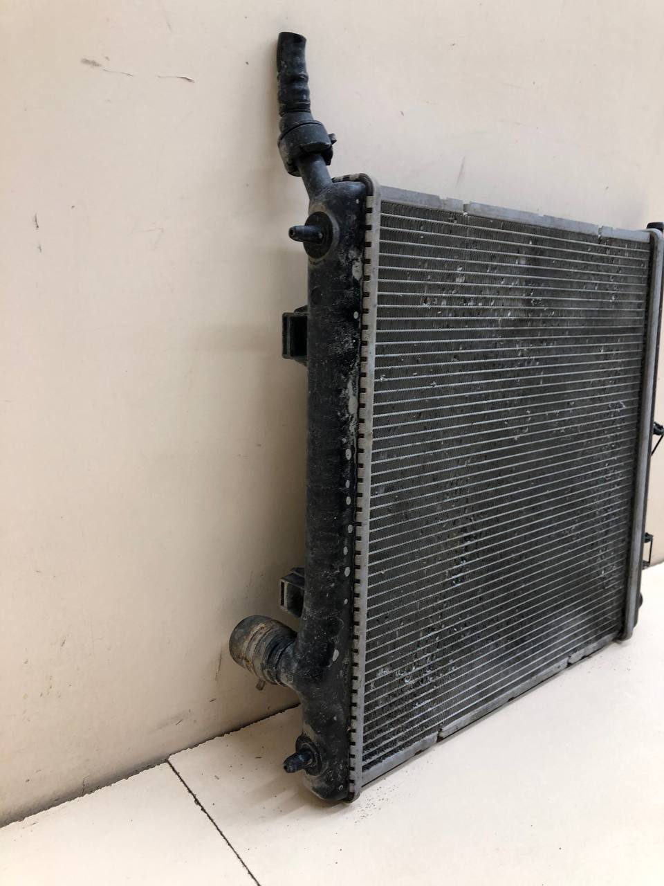 Радиатор охлаждения двигателя Peugeot 207 2006-2013