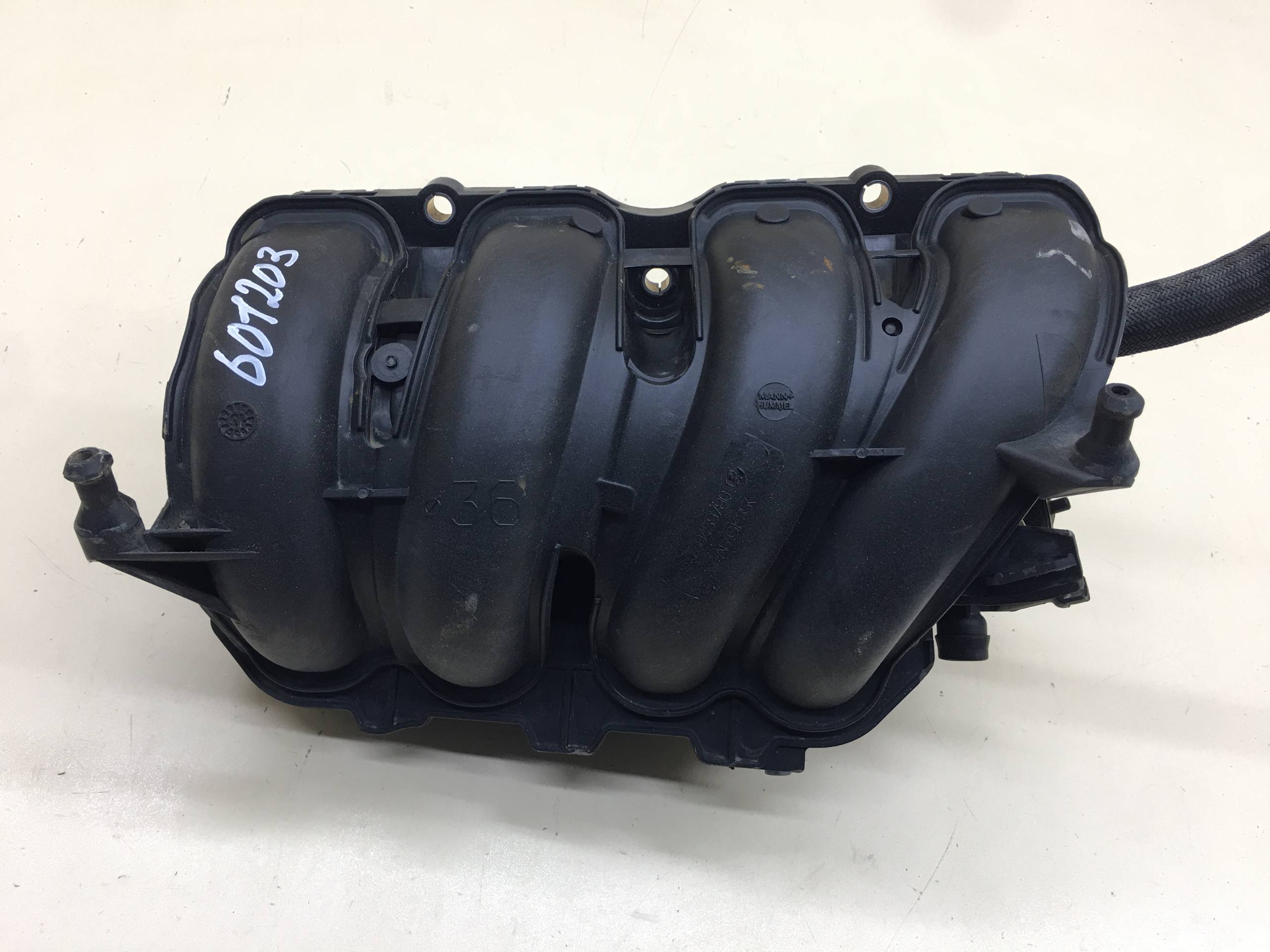 Коллектор впускной Peugeot 208 2012>