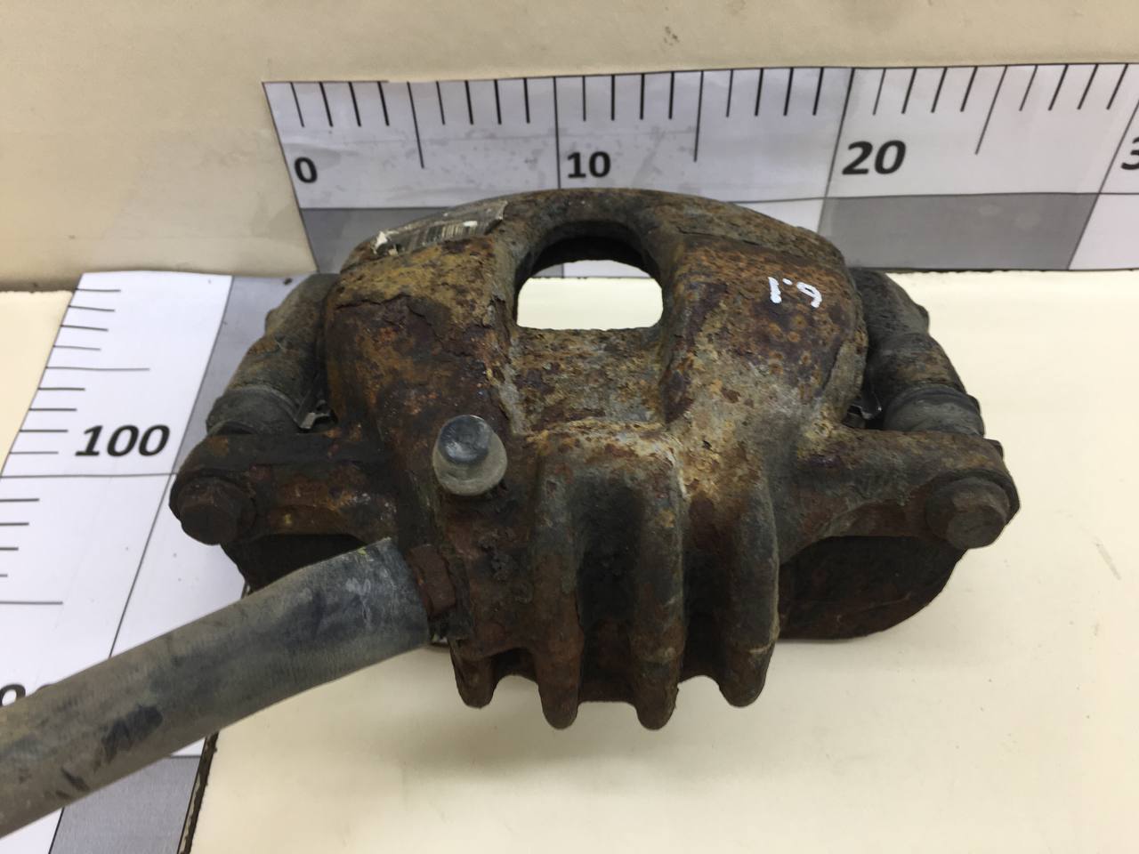 Суппорт передний левый Peugeot 308 2007>