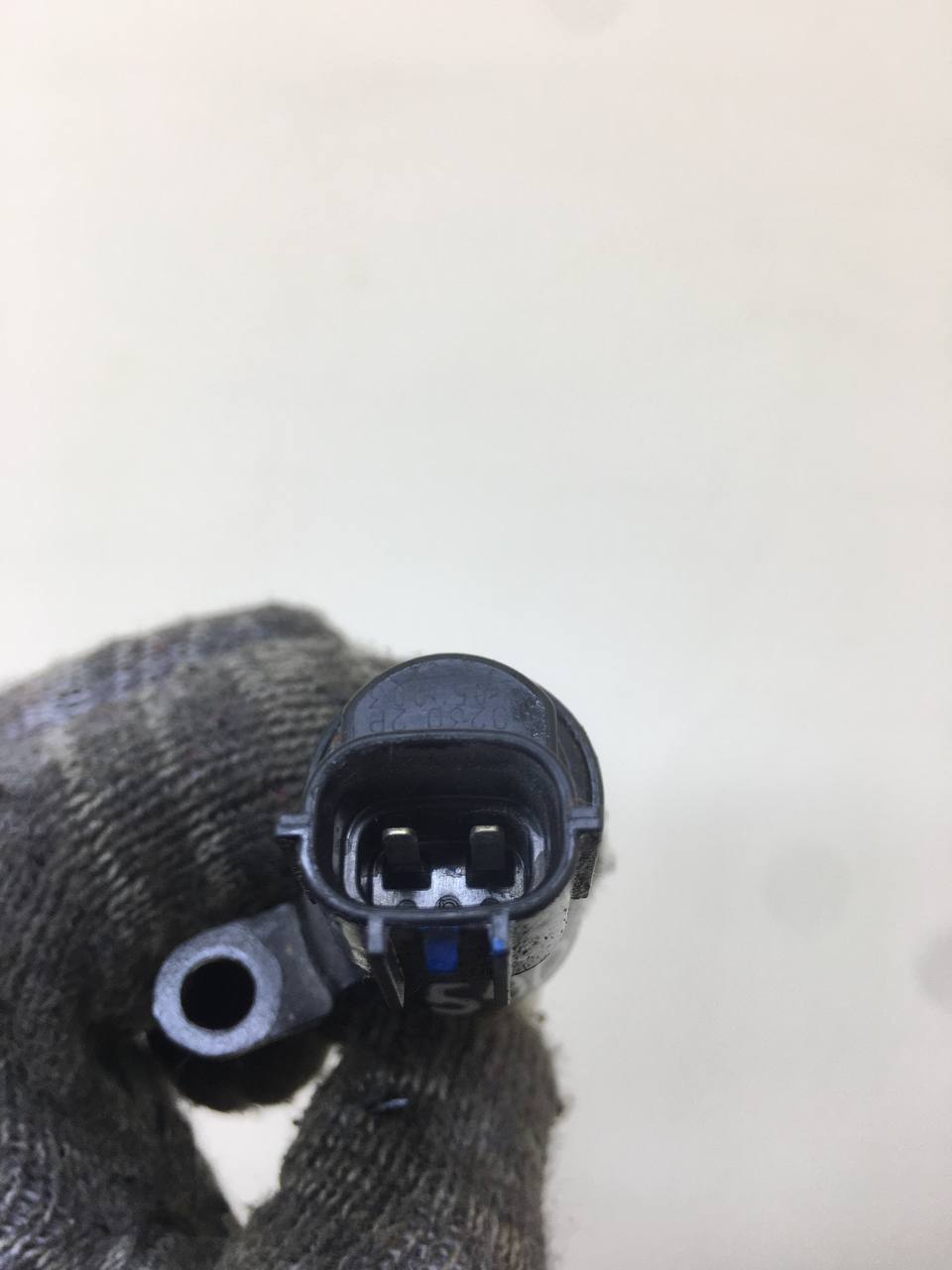 Клапан электромагн. изменения фаз ГРМ Kia Ceed (JD) 2012-2018